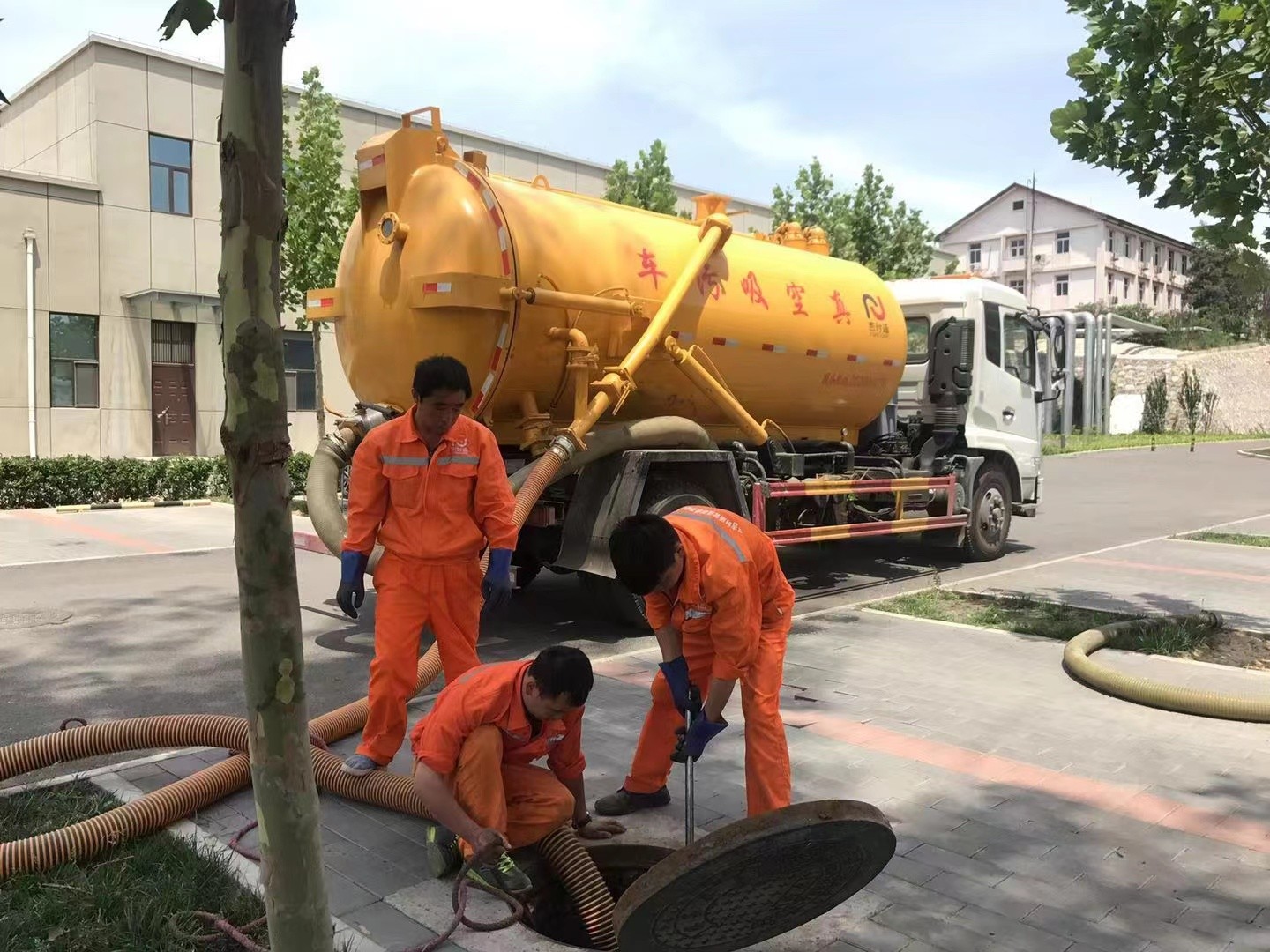 临沂化粪池清理与5-8吨吸粪车施工效率分析